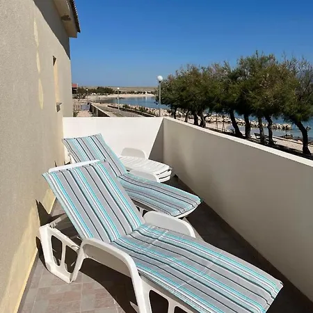 Beachfront House Marlot *