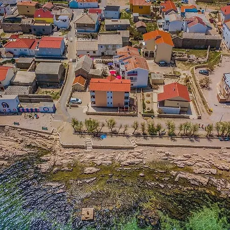 Prázdninový dům Beachfront House Marlot *