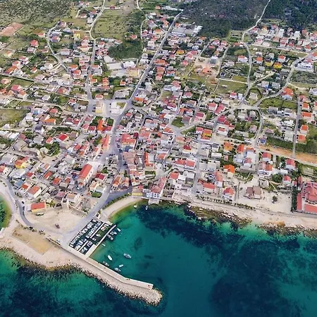 Beachfront House Marlot * Ražanac