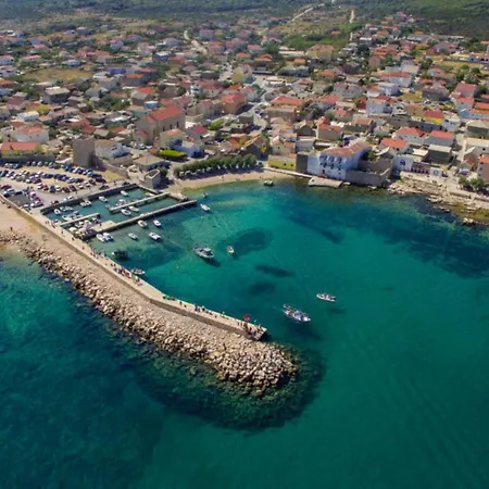 Beachfront House Marlot *