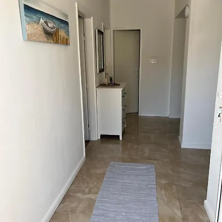Beachfront House Marlot Nyaraló